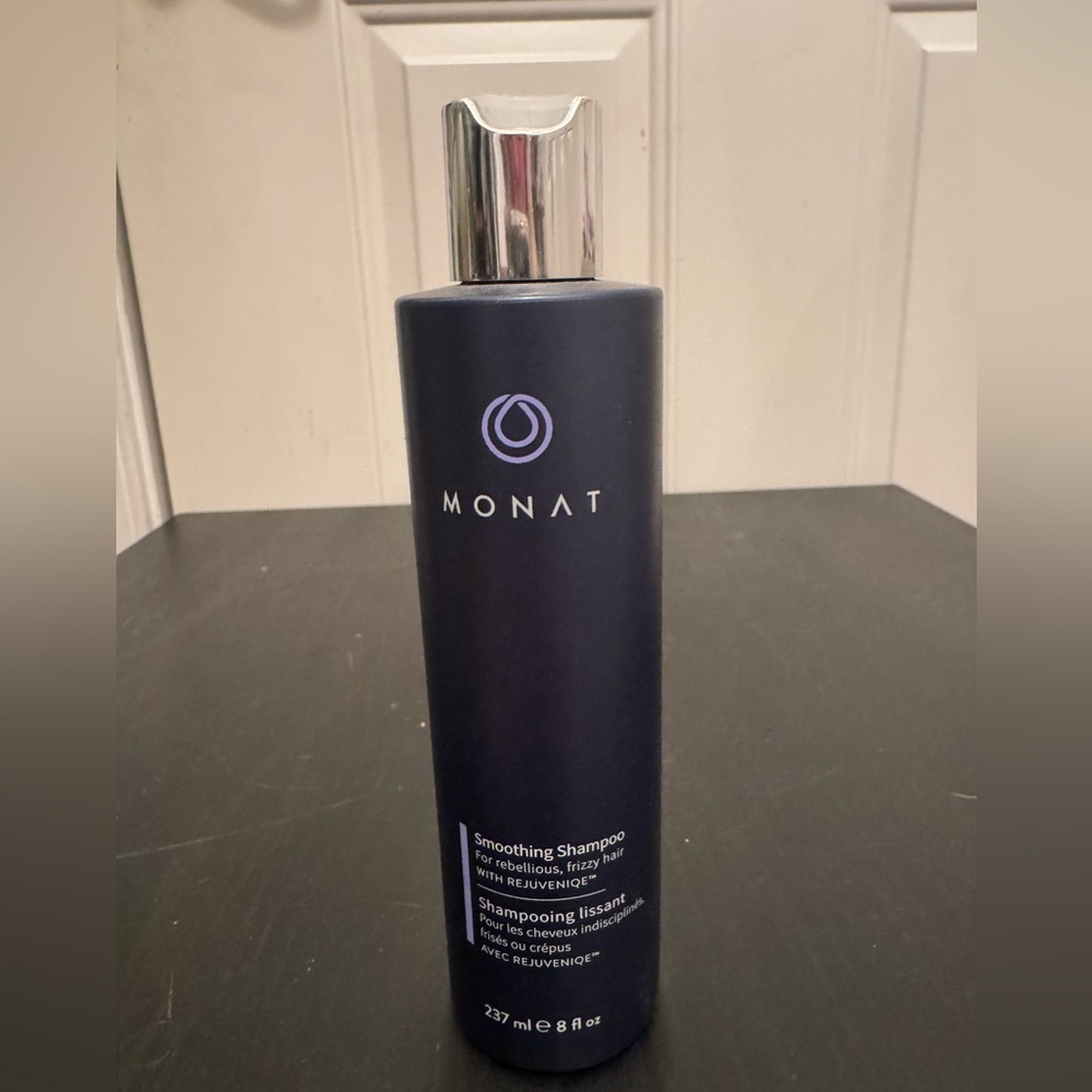 Monat Smoothing Shampoo For Rebellious, Frizzy Hair w/ Rejuvenique 8oz